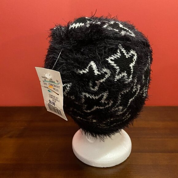⭐4 FOR $20⭐ Young Girl's Black/White Star Acrylic Beanie Hat - NWT - Picture 2 of 3